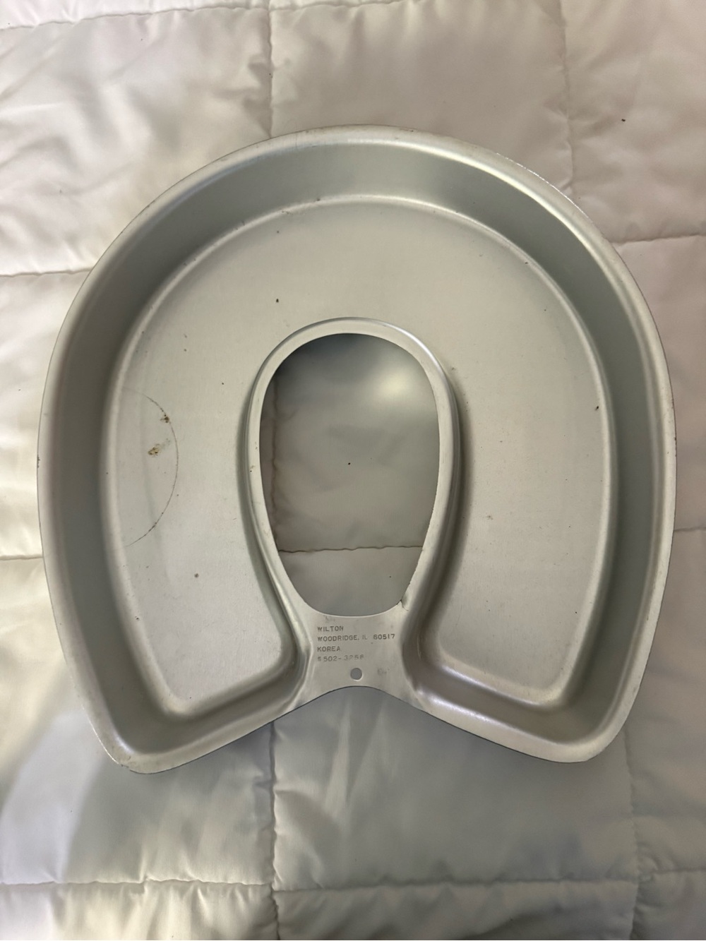 Wilson Horseshoe Cake Pan - Silver Aluminum